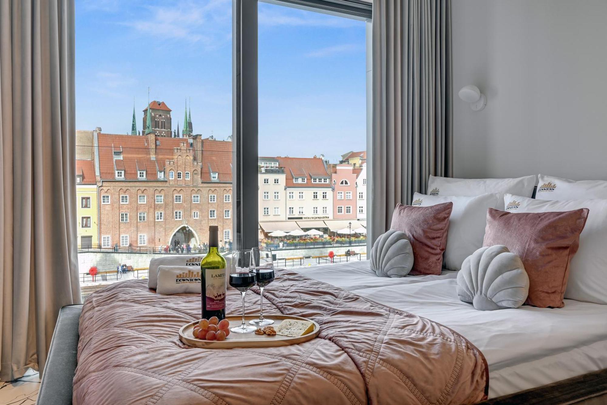 Deo Plaza Riverside & Radisson Spa By Downtown Apartments Gdańsk Exteriör bild